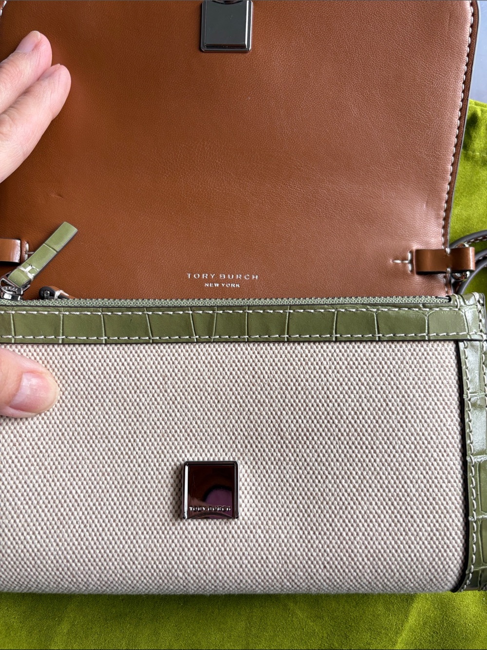 Tory Burch Thea Flat Wallet Crossbody Canvas Green Croc-embossed leather trim - Picture 5 of 16